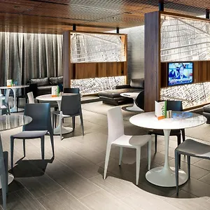 Courtyard By Marriott Long Island City/new York Manhattan View Hotel